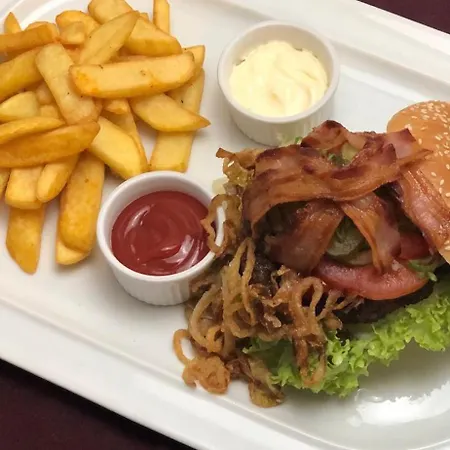 Ξενοδοχείο Mit Restaurant